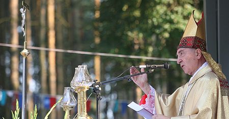 Apel Prymasa Polski ws. krzyża