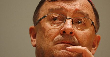"Nie wolno przemalowywać krzyża na biało-czerwono"