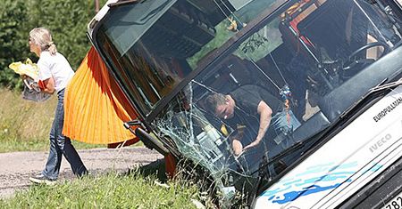 10 dzieci rannych w wypadku autokaru na "zakopiance"