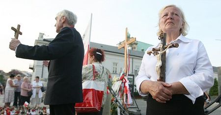 "Czy w Polsce krzyż może stać wszędzie?"