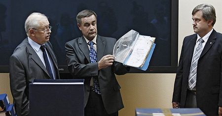 "Na pokładach tupolewów zwykle jest wiele dokumentów"