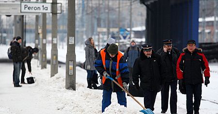 Kolej znów przegrywa z zimą; prognozy pogody są bezlitosne