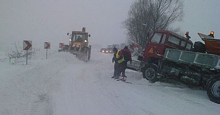 Coraz gorsze warunki na drogach - śnieg i gołoledź