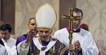Papież: Kościołowi grozi "złe zielsko"