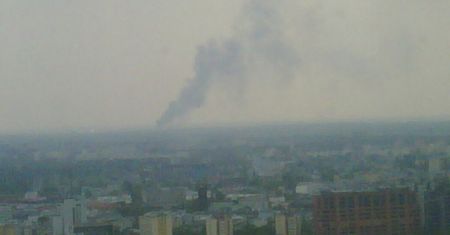 Kłęby dymu nad Warszawą - strażacy walczą z ogniem