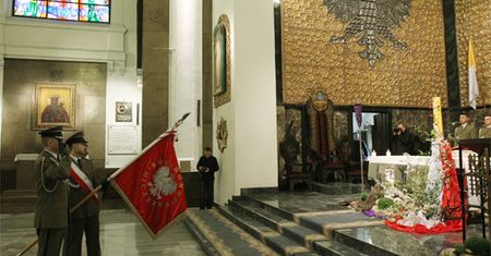 "Brakuje wszystkich kolegów" - modlitwy za oficerów BOR