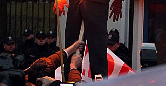 Spalili kukłę Władimira Putina - teraz mogą mieć kłopoty