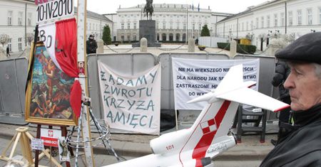 Szamotanina posłów PiS z policją; "posłanki poturbowane"