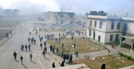 Krwawa jatka w Libii - samolot ostrzelał demonstrantów