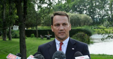 Sikorski wytyka PiS "bezczelne kłamstwo"