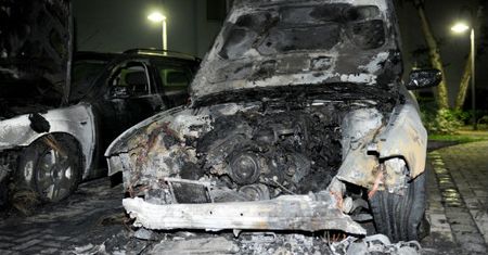 W Berlinie już dziesiątą noc z rzędu ktoś podpala auta