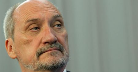 Tupolew przeleciał nad brzozą - nowa teza Macierewicza