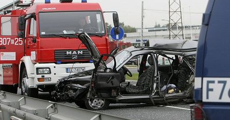 "Zegary śmierci" i worki na zwłoki na krajowej "jedynce"