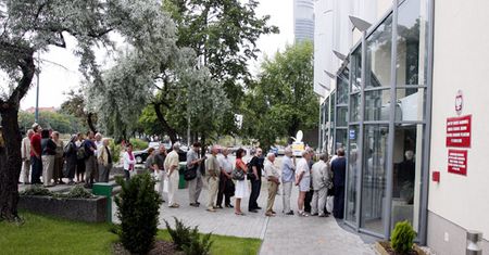 60% Polaków za otworzeniem archiwów IPN