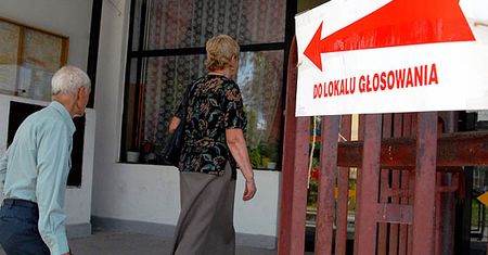 Marna frekwencja w uzupełniających wyborach do Senatu