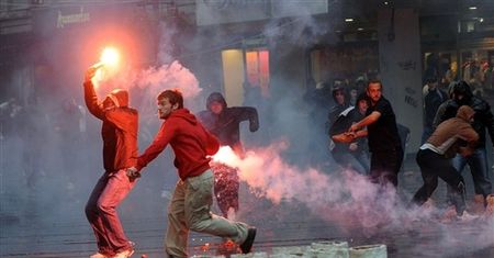 W stolicy Serbii demonstracja poparcia dla Karadżicia