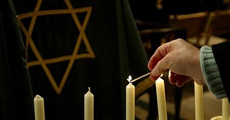 Młodzi mają coraz mniej uprzedzeń wobec Żydów