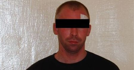Włamywacz spadł z drzewa prosto w ręce policjantów