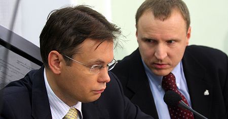 Poseł Mularczyk szuka Jerzego Stępnia na... YouTube