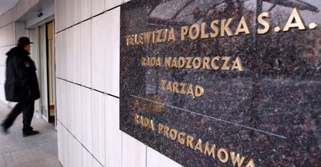 TVP dała jej naganę, Strasburg broni