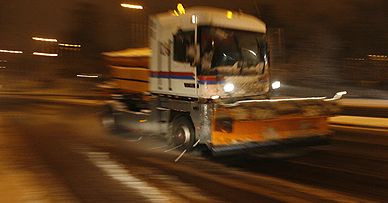 Ciężka noc dla kierowców - lód pokrywa drogi
