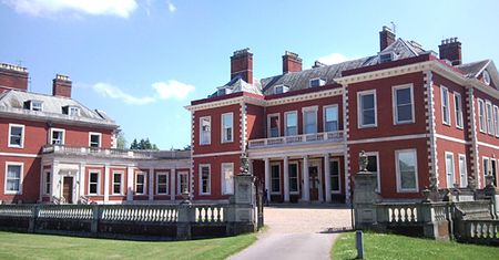 Szwajcarski finansista nie kupi Fawley Court?