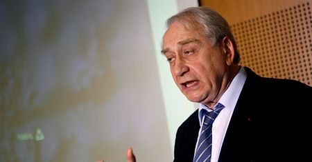 Znaleziono 400 części Airbusa; powód tragedii - nieznany