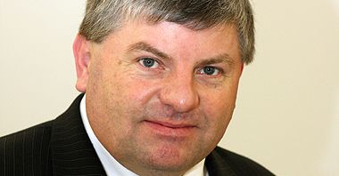 Senator PiS: 8,5 tys. zł k... - i przeżyj se za to!