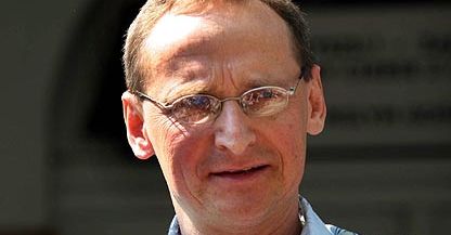 Cejrowski: władze miasta pozwoliły na oszczanie krzyża