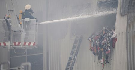 Pożar centrum handlowego koło Warszawy