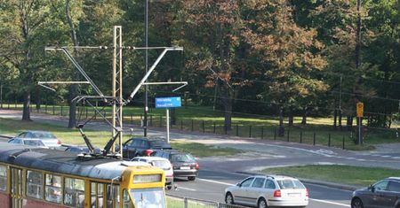 Policja i saperzy blokowali jedną z głównych ulic stolicy