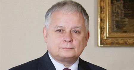 Prezydent: skuli mnie kajdankami. Żona krzyczała...