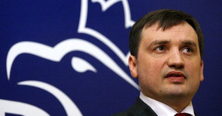"To kompromitacja!" - Ziobro oburzony oskarżeniami