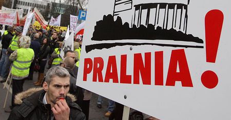 "Nie grzebcie nas żywcem!" - protest przed sejmem