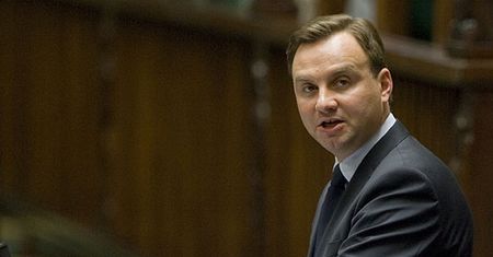 B. prezydencki minister: o 14.00 przyszedł telegram, że Lech Kaczyński nie żyje