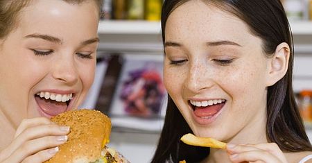 W czasie kryzysu Polacy wybierają fast foody