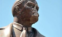 Lenin się troszkę uszkodził, ale na Ukrainie dalej stoi