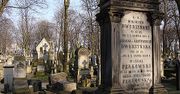 W internecie można już znaleźć groby z Powązek