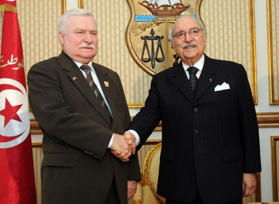 Wałęsa chce uczyć kraje arabskie demokracji