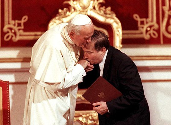 "Przymierze między prezydentem a papieżem to bajka"