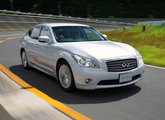 Infiniti M35h - ekologicznie i bez kompromisów