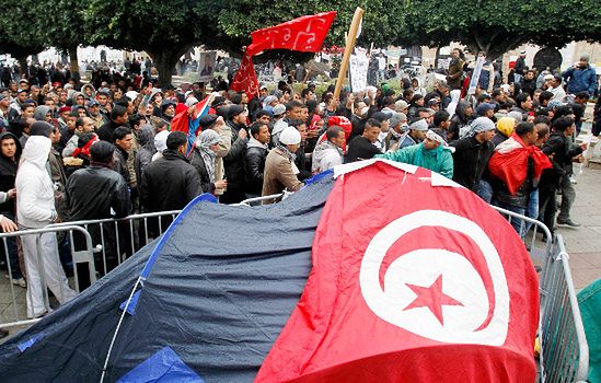 Tymczasowy prezydent Tunezji apeluje o cierpliwość