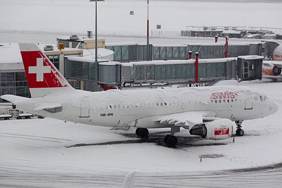 Zima sparaliżowała ruch lotniczy nad Europą