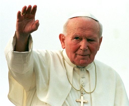 Uratowano bezcenne dokumenty Karola Wojtyły