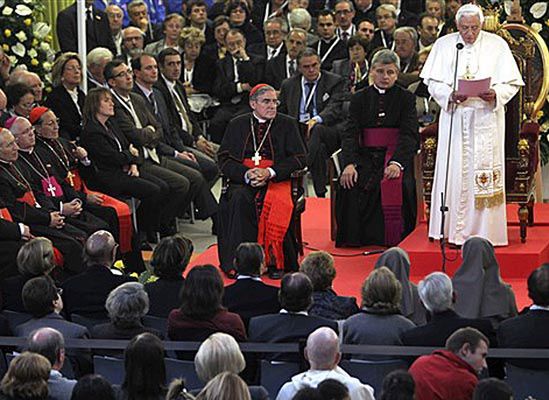 Papież ostro sprzeciwił się laicyzacji Hiszpanii