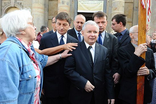 Prezes PiS chce konsultacji ws. pomnika L. Kaczyńskiego