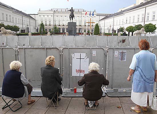 "Pałac nie będzie rozmawiał z obrońcami krzyża"