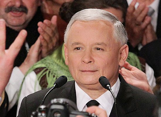 Nowa wojna PO-PiS; "Kaczyński wykorzystuje katastrofę"