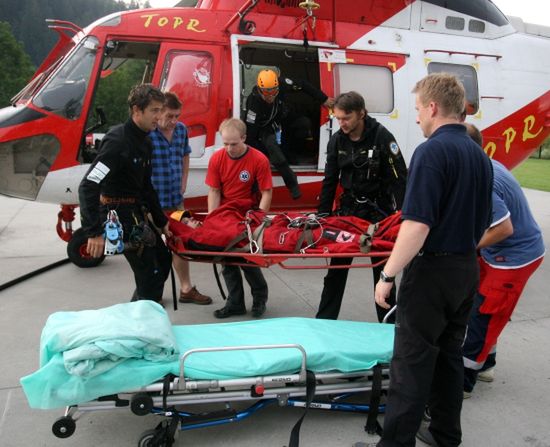 Trzy osoby rażone piorunem w Tatrach