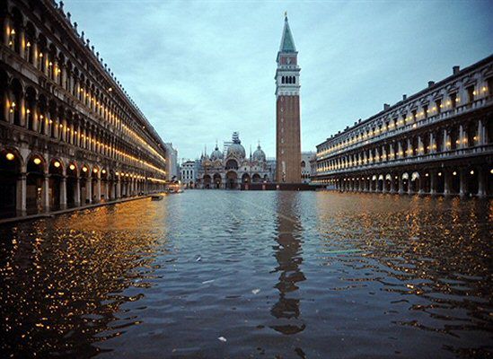 Czy zastrzyki z wody uratują Wenecję?